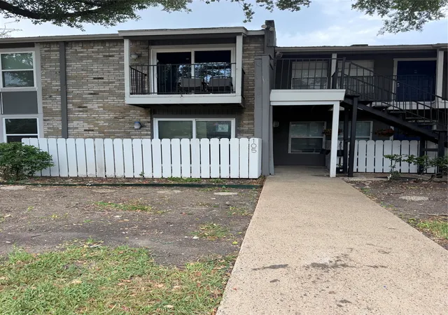 Photo 1 of Condo for sale at 6011 Danbury Ln #105, Dallas, TX 75206 | MLS# 21379680 | Listing updated on 2026-09-24