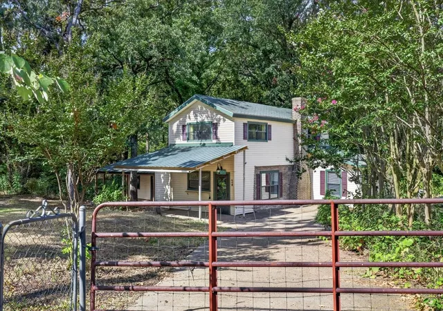 Photo 1 of Single family home for sale at 110 Hidalgo Loop, Mabank, TX 75156 | MLS# 21376724 | Listing updated on 2026-09-06