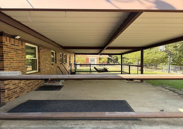 Photo 3 of Single family home for sale at 125 Glenhaven Dr, Azle, TX 76020 | MLS# 21379698 | Listing updated on 2026-09-26