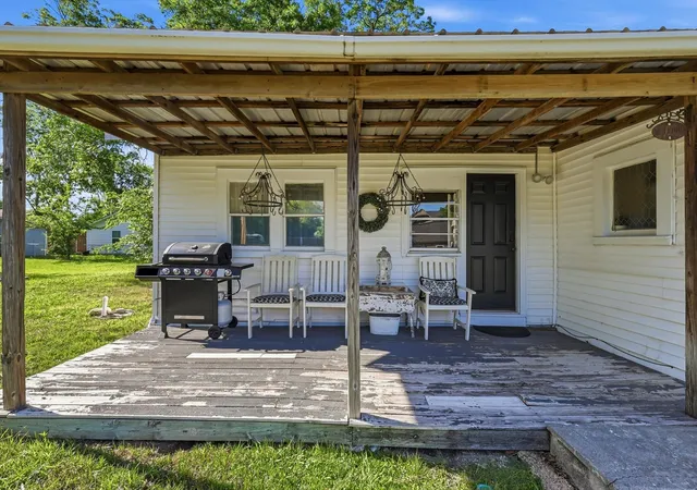 Photo 4 of Single family home for sale at 754 N Main Dr, Van Alstyne, TX 75495 | MLS# 21375620 | Listing updated on 2026-09-18