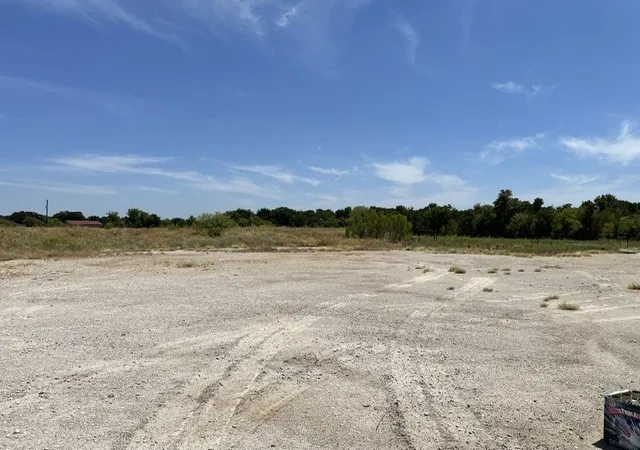Photo 1 of Land for sale at 261 Lamkin Rd, Mineral Wells, TX 76067 | MLS# 21376961 | Listing updated on 2026-09-06
