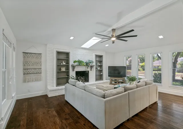 Photo 3 of Single family home for sale at 2721 Bengal Ln, Plano, TX 75023 | MLS# 21379741 | Listing updated on 2026-10-08