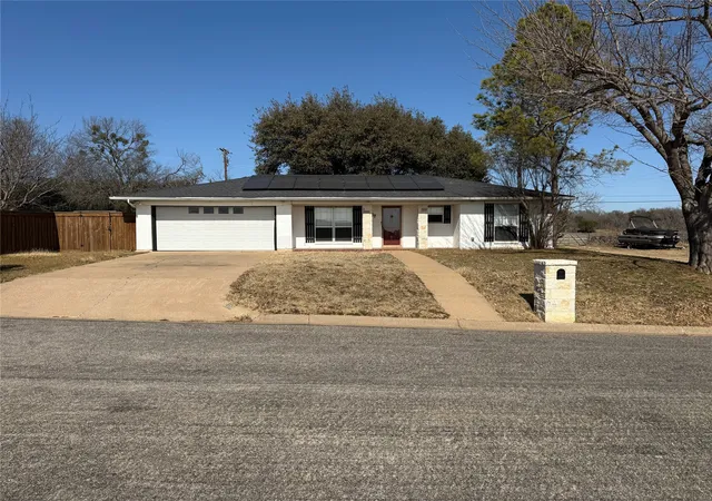 Photo 1 of Single family home for sale at 2817 Ne 11th Street, Mineral Wells, TX 76067 | MLS# 21379754 | Listing updated on 2026-09-06
