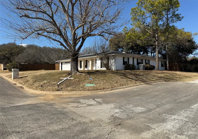 Photo 2 of Single family home for sale at 2817 Ne 11th Street, Mineral Wells, TX 76067 | MLS# 21379754 | Listing updated on 2026-09-06