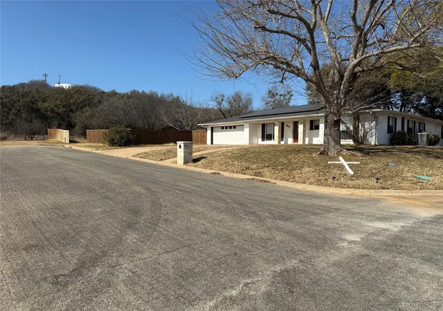 Photo 3 of Single family home for sale at 2817 Ne 11th Street, Mineral Wells, TX 76067 | MLS# 21379754 | Listing updated on 2026-09-06