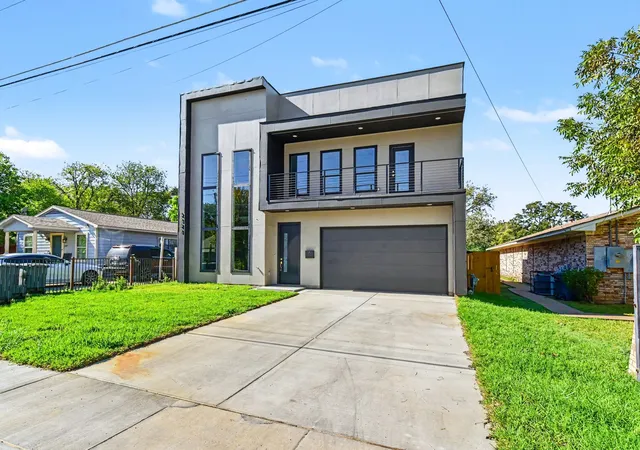 Photo 2 of Single family home for sale at 2323 Wilhurt Ave, Dallas, TX 75216 | MLS# 21379403 | Listing updated on 2026-10-06