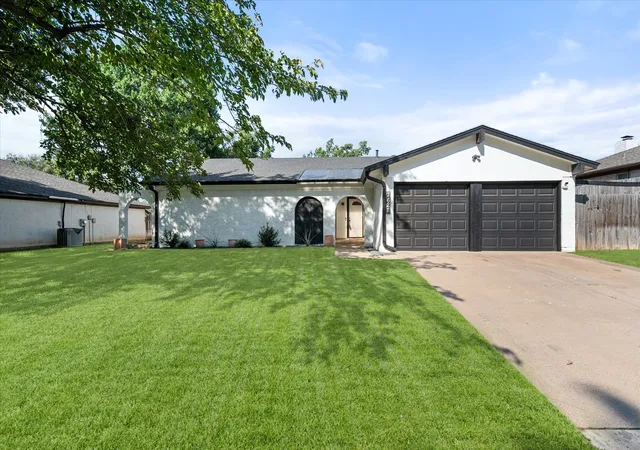 Photo 2 of Sale Pending at 7621 Oak Ridge Dr, North Richland Hills, TX 76182 | MLS# 21379625 | Listing updated on 2026-09-29