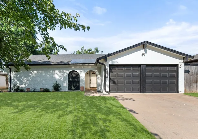 Photo 3 of Sale Pending at 7621 Oak Ridge Dr, North Richland Hills, TX 76182 | MLS# 21379625 | Listing updated on 2026-09-29