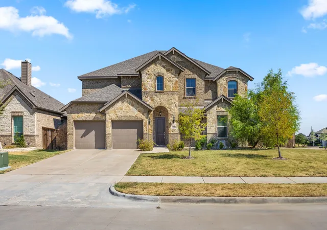 Photo 2 of Single family home for sale at 418 Old Scree Way, Mansfield, TX 76063 | MLS# 21379730 | Listing updated on 2026-09-24