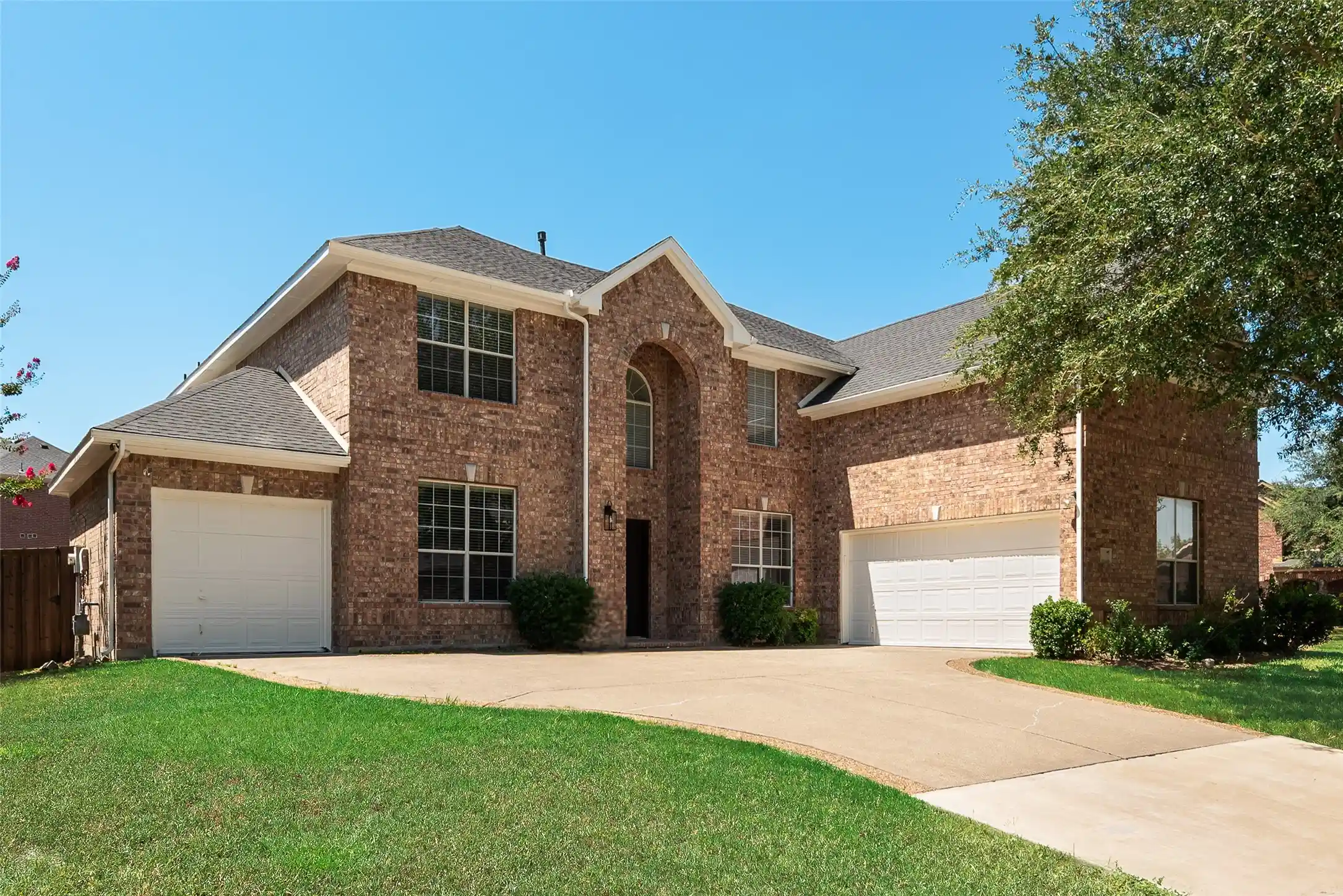 Photo 1 of Single family home for sale at 5000 Harrier Dr, Mesquite, TX 75181 | MLS# 21366411 | Listing updated on 2026-10-08