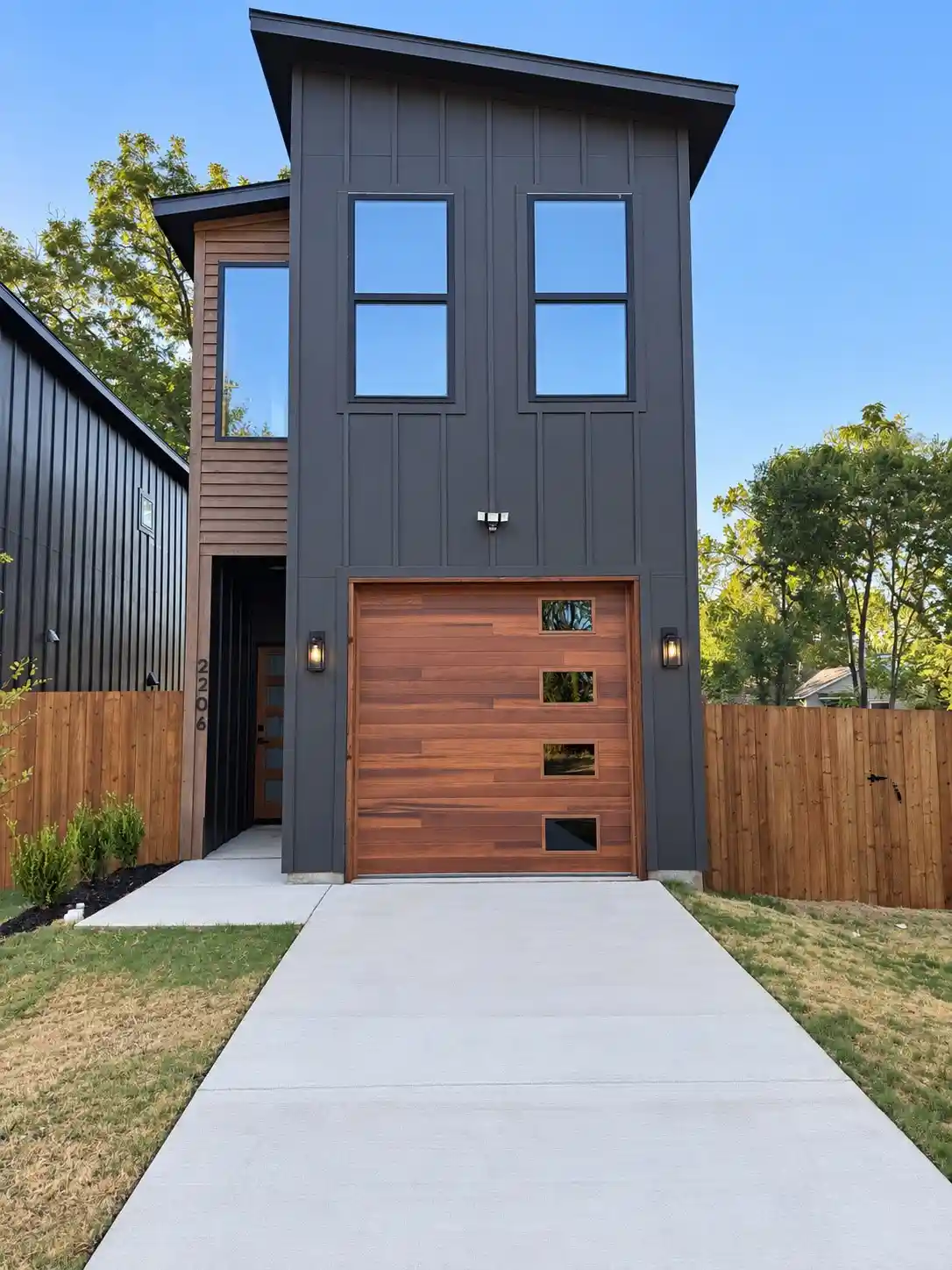 Photo 1 of Single family home for sale at 2206 Dyson St, Dallas, TX 75215 | MLS# 21379379 | Listing updated on 2026-10-22