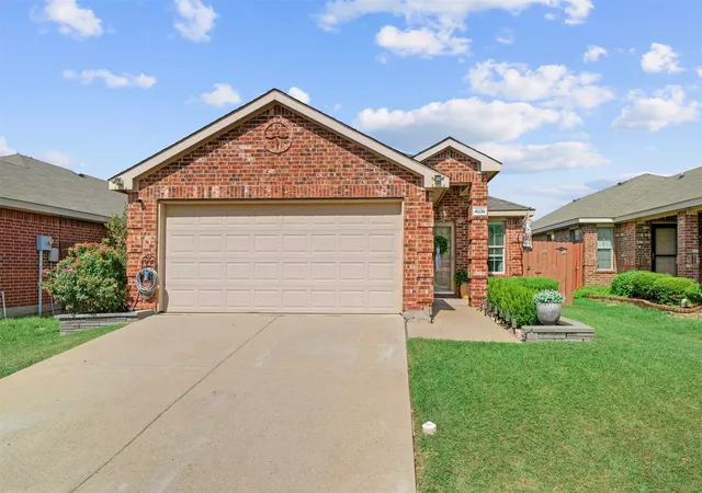 Photo 1 of Single family home for sale at 4036 Eagle Dr, Forney, TX 75126 | MLS# 21379821 | Listing updated on 2026-10-08