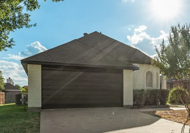 Photo 4 of Sale Pending at 533 Bowie St, Forney, TX 75126 | MLS# 21377875 | Listing updated on 2026-09-30