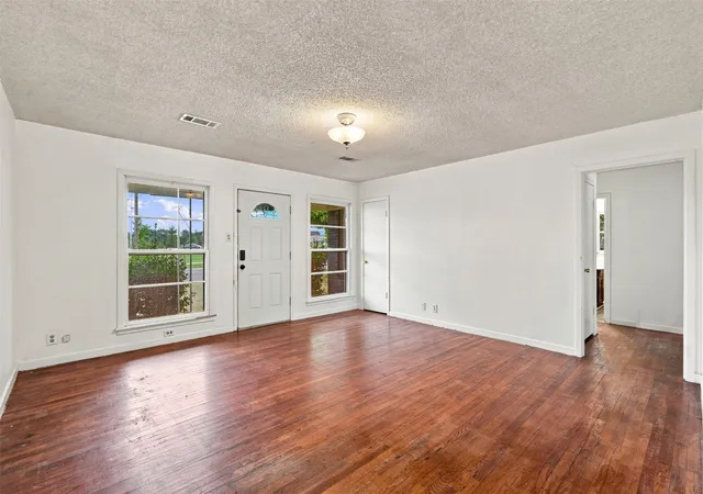 Photo 2 of Single family home for sale at 1804 E Wells Ave, Sherman, TX 75090 | MLS# 21371077 | Listing updated on 2026-09-07