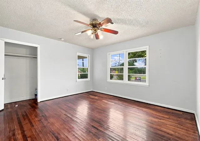 Photo 3 of Single family home for sale at 1804 E Wells Ave, Sherman, TX 75090 | MLS# 21371077 | Listing updated on 2026-09-07