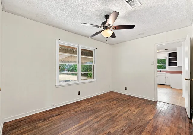 Photo 4 of Single family home for sale at 1804 E Wells Ave, Sherman, TX 75090 | MLS# 21371077 | Listing updated on 2026-09-07