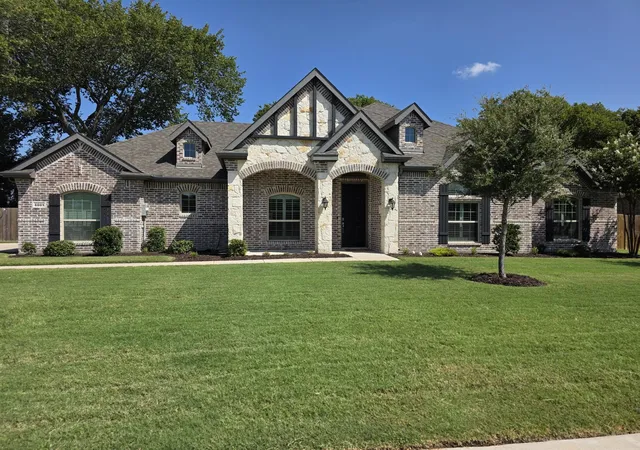 Photo 1 of Single family home for sale at 6001 Allison Dr, Midlothian, TX 76065 | MLS# 21374615 | Listing updated on 2026-10-07