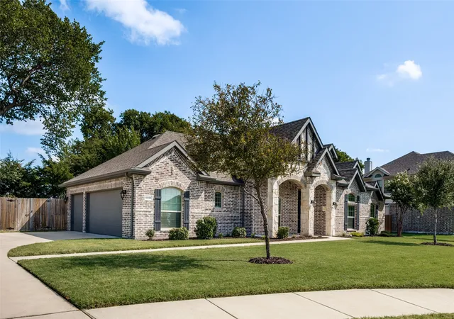 Photo 2 of Single family home for sale at 6001 Allison Dr, Midlothian, TX 76065 | MLS# 21374615 | Listing updated on 2026-10-07