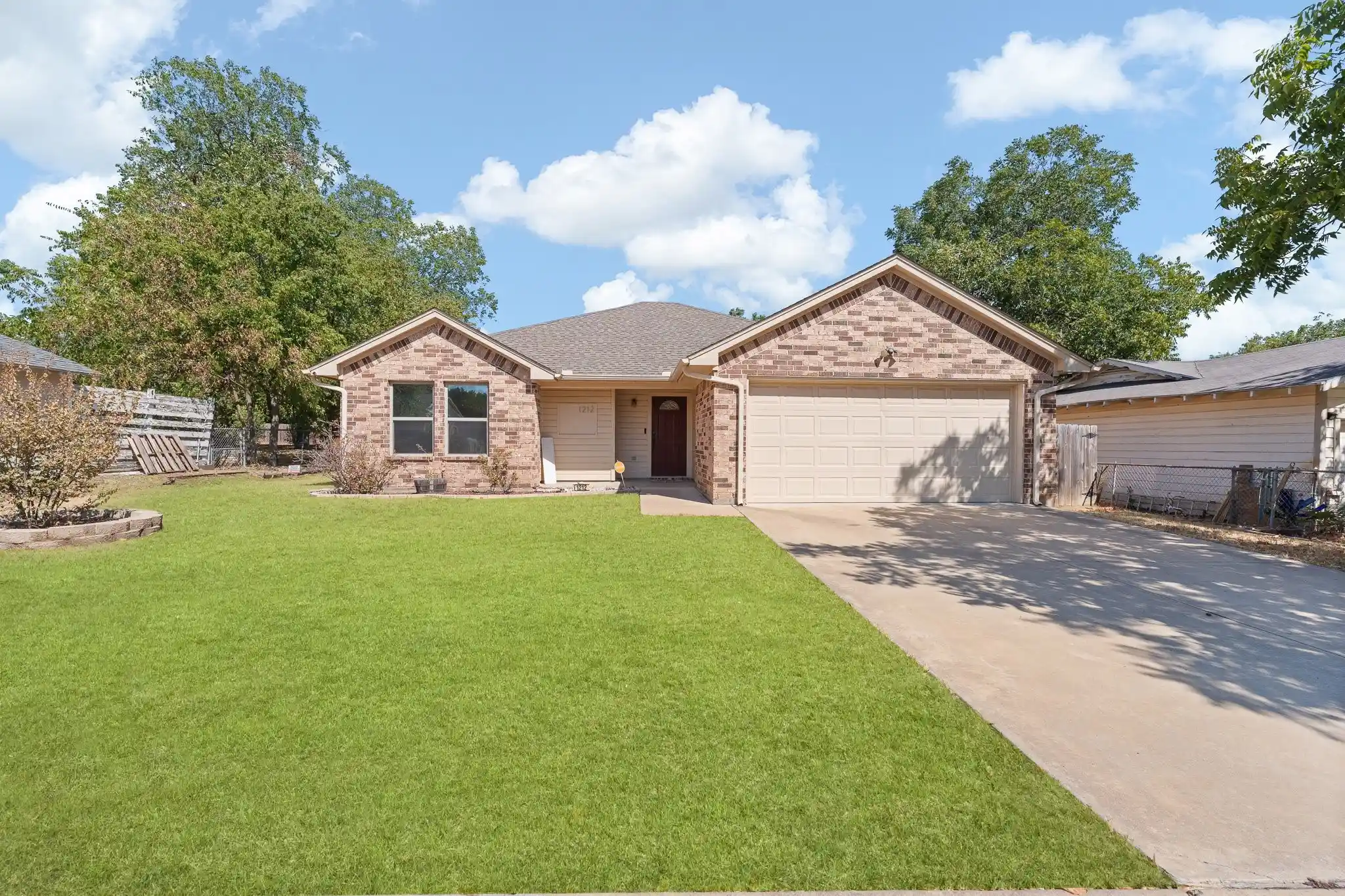 Photo 1 of Single family home for sale at 1212 Bales St, Cleburne, TX 76033 | MLS# 21375357 | Listing updated on 2026-10-13