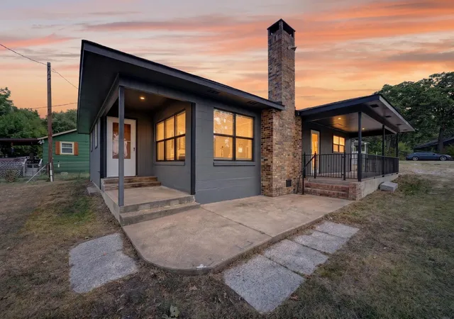 Photo 2 of Single family home for sale at 9458 Lakeland Loop, Quinlan, TX 75474 | MLS# 21379587 | Listing updated on 2026-09-07