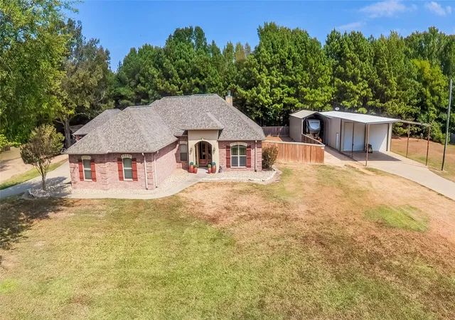Photo 1 of Single family home for sale at 135 Pond Dr, Marshall, TX 75672 | MLS# 21376887 | Listing updated on 2026-09-07