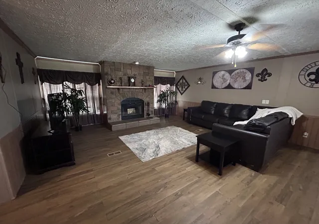 Photo 3 of Manufactured home for sale at 7429 W Henderson Gin Rd, Shreveport, LA 71107 | MLS# 21379989 | Listing updated on 2026-09-07