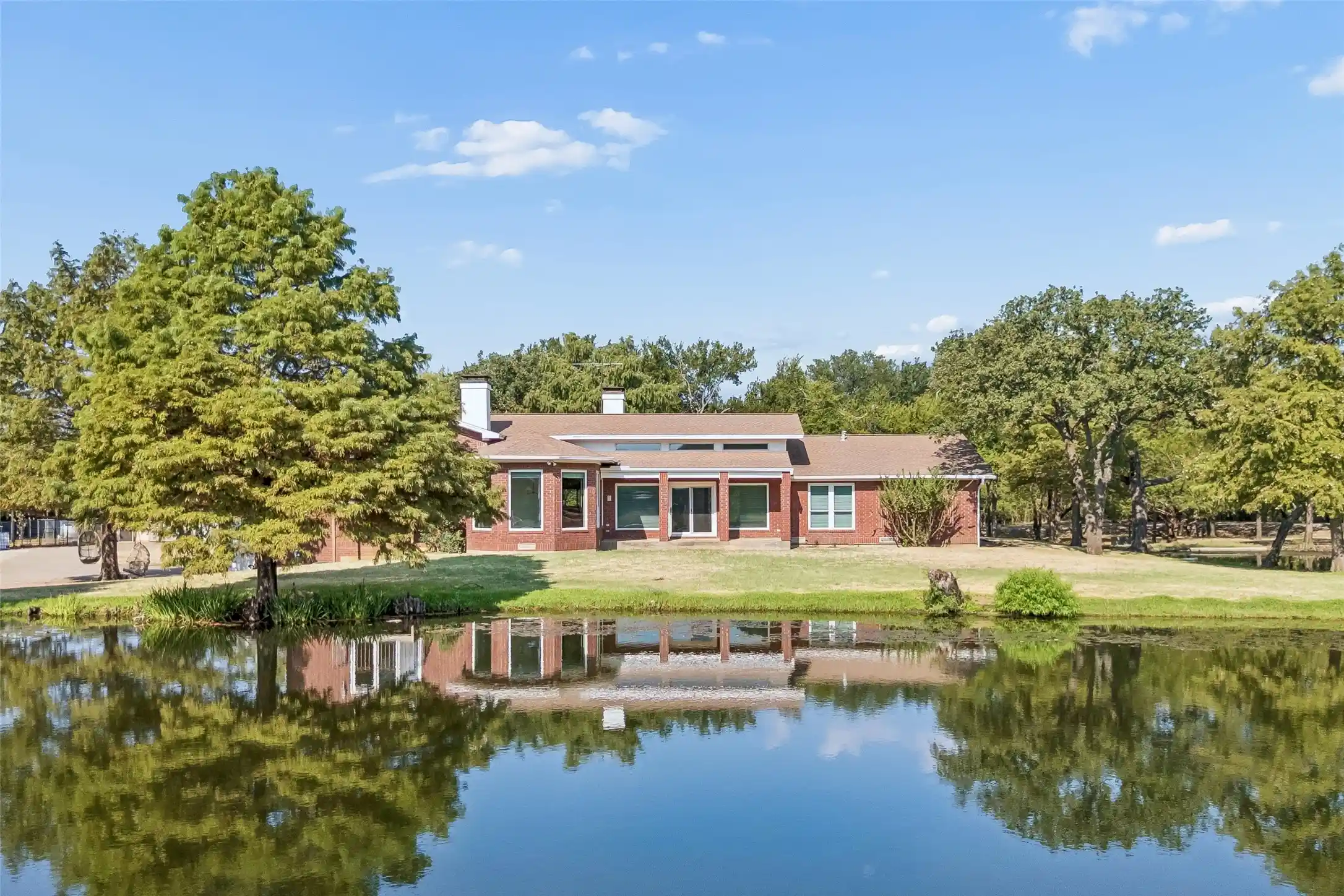 Single family home for sale at 1155 Point Vista Rd, Hickory Creek, TX 75065 | MLS# 21333248