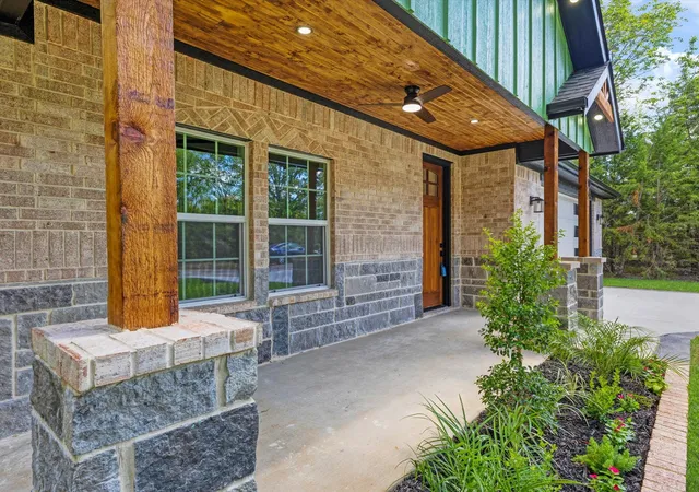 Photo 3 of Single family home for sale at 104 Parkside Dr, Trinidad, TX 75163 | MLS# 21377519 | Listing updated on 2026-10-07