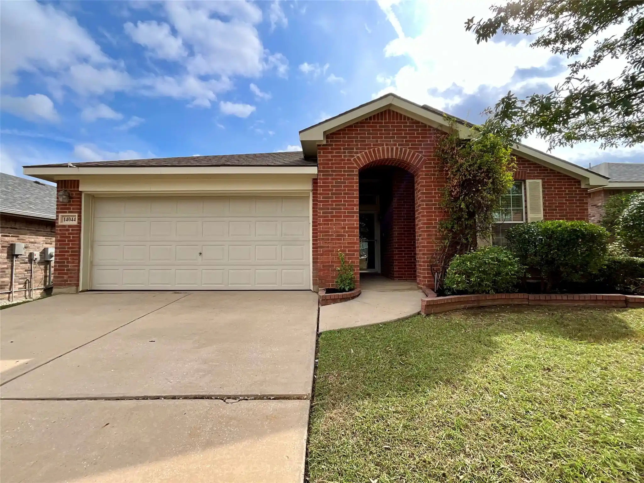 Photo 1 of Sale Pending at 14044 Fontana Rd, Roanoke, TX 76262 | MLS# 21380103 | Listing updated on 2026-10-14