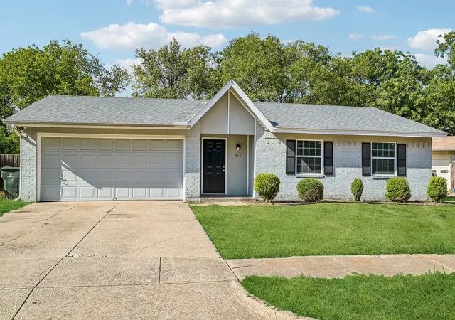 Photo 1 of Sale Pending at 313 Meadowcreek Ln, Garland, TX 75043 | MLS# 21380207 | Listing updated on 2026-10-03