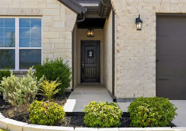 Photo 4 of Single family home for sale at 1961 Bellatrix Dr, Haslet, TX 76052 | MLS# 21377942 | Listing updated on 2026-10-09