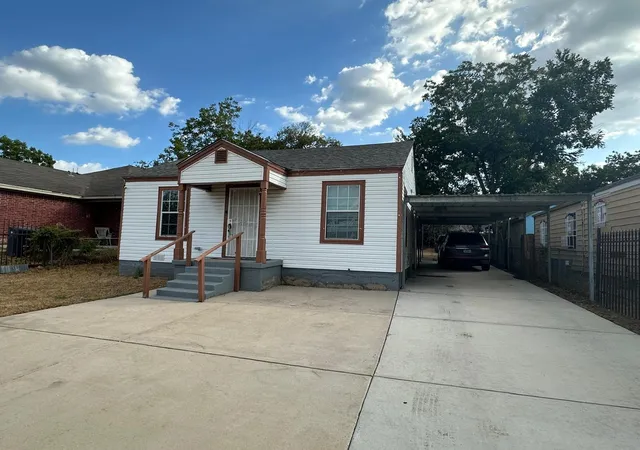 Photo 1 of Single family home for sale at 2720 Burchill Rd, Fort Worth, TX 76105 | MLS# 21380386 | Listing updated on 2026-10-09