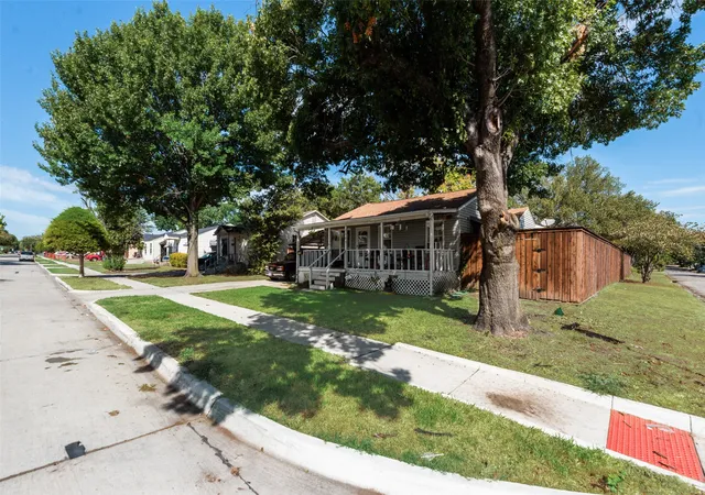 Photo 2 of Single family home for sale at 2603 Searcy Dr, Dallas, TX 75211 | MLS# 21380449 | Listing updated on 2026-10-09