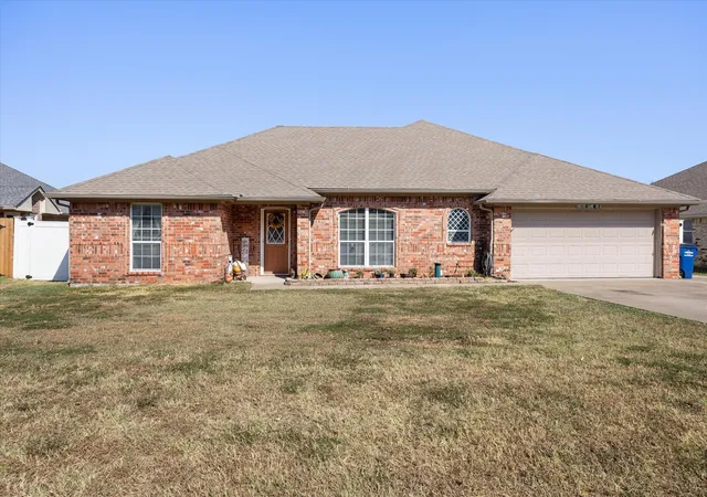 Photo 1 of Single family home for sale at 612 Parker Ln, Granbury, TX 76048 | MLS# 21380450 | Listing updated on 2026-09-22