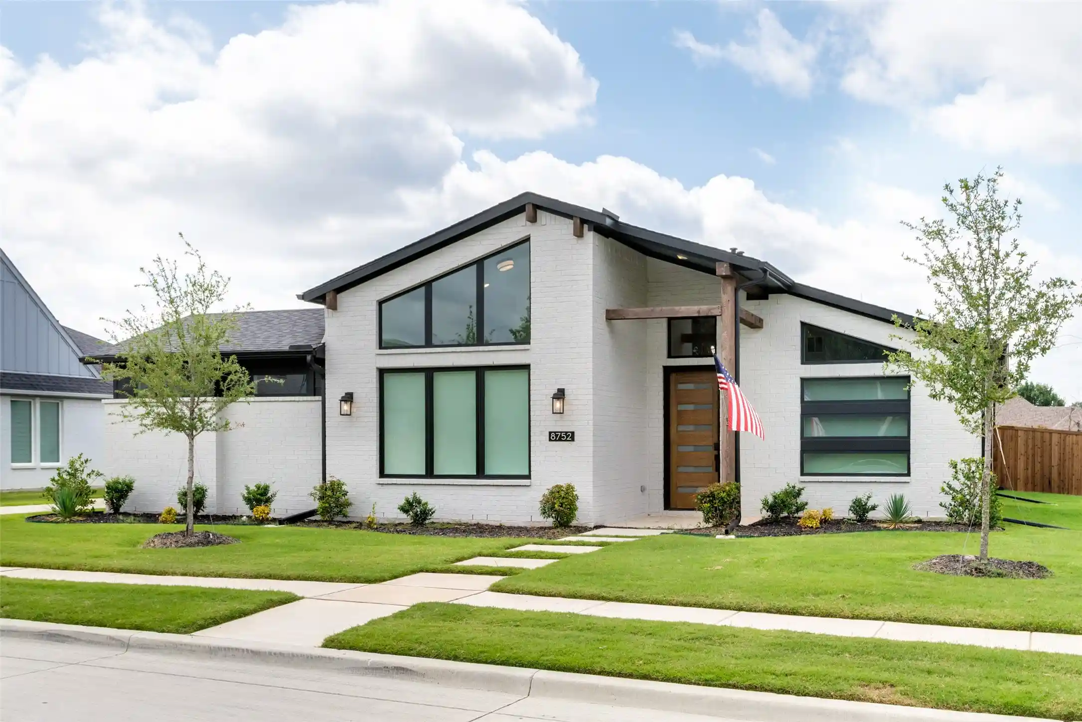 Photo 1 of Single family home for sale at 8752 Hightower Dr, North Richland Hills, TX 76182 | MLS# 21378456 | Listing updated on 2026-10-31
