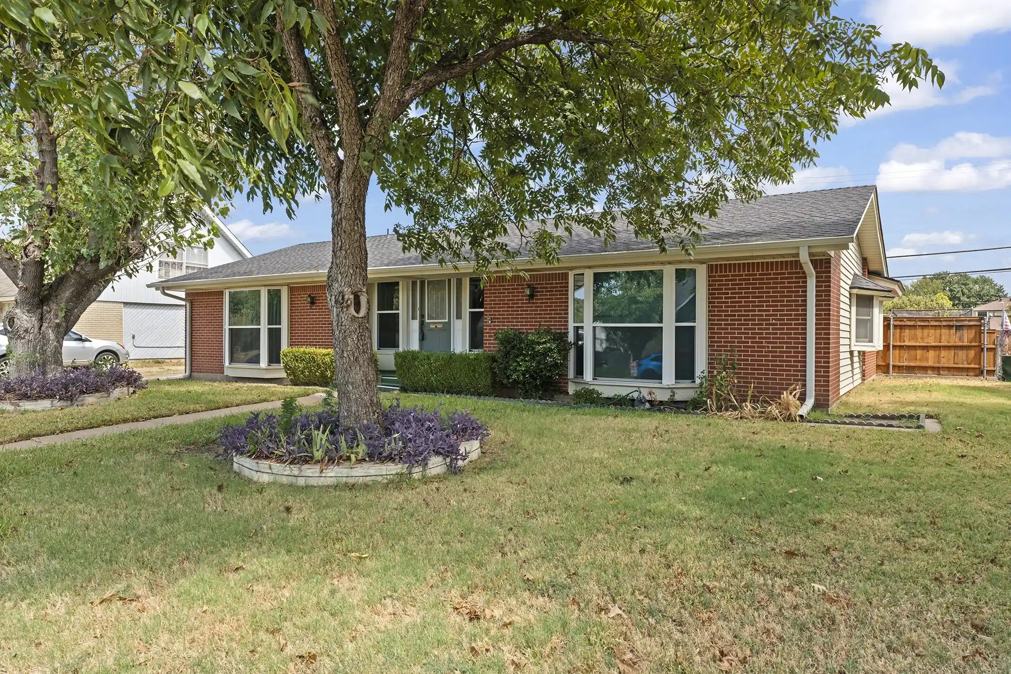 Photo 1 of Single family home for sale at 2906 Cheyenne St, Irving, TX 75062 | MLS# 21380516 | Listing updated on 2026-10-24