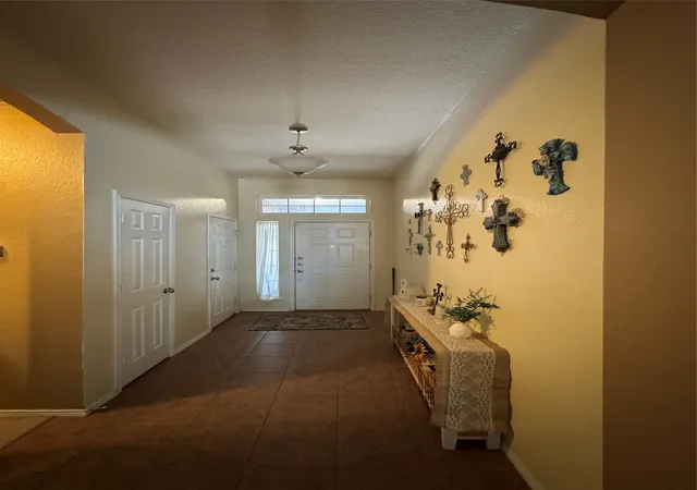 Photo 4 of Single family home for sale at 1240 Cottonwood Dr, Crowley, TX 76036 | MLS# 21380485 | Listing updated on 2026-10-27