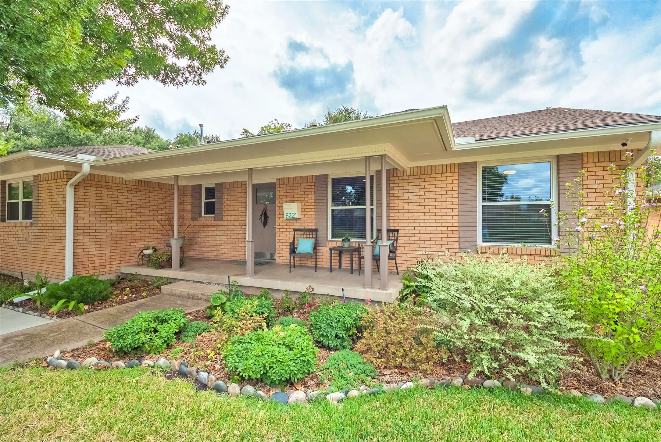 Photo 1 of Single family home for sale at 6221 Berryhill St, Dallas, TX 75231 | MLS# 21379538 | Listing updated on 2026-10-24
