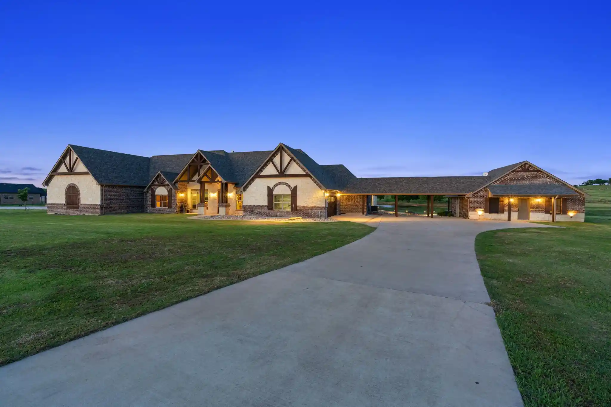 Photo 1 of Mansion for sale at 12190 Marion Rd, Sanger, TX 76266 | MLS# 21377181 | Listing updated on 2026-10-15