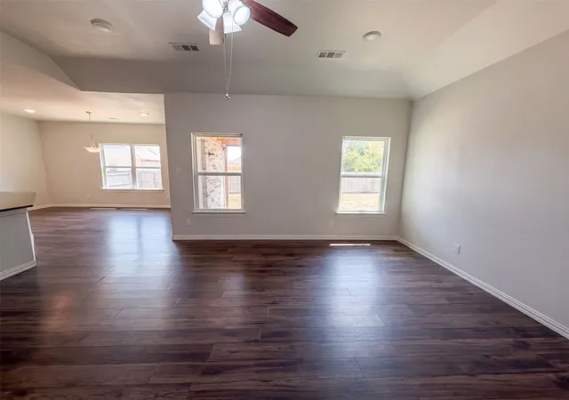 Photo 3 of Single family home for sale at 301 E Jefferson St, Palmer, TX 75152 | MLS# 21375237 | Listing updated on 2026-10-09