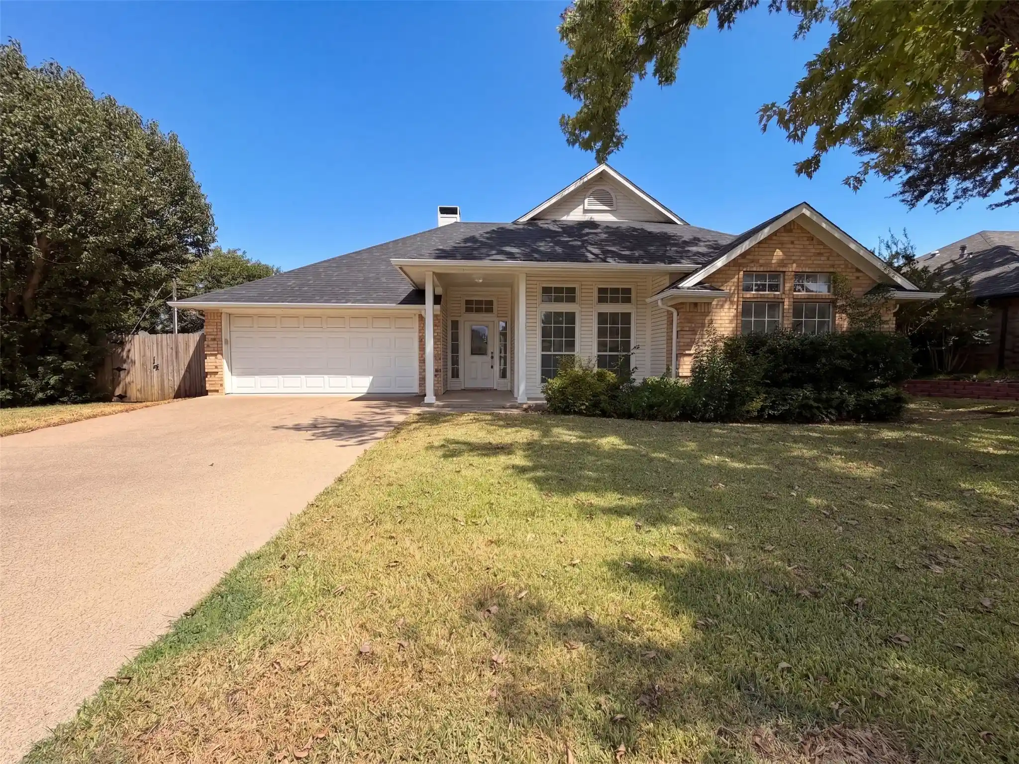 Single family home for sale at 1623 W Pleasant Dr, Midlothian, TX 76065 | MLS# 21378813