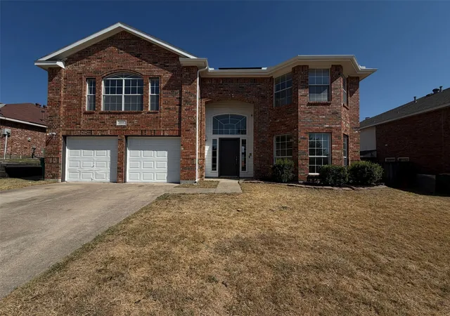 Photo 1 of Single family home for sale at 213 Cozy Ln, Cedar Hill, TX 75104 | MLS# 21376373 | Listing updated on 2026-10-09