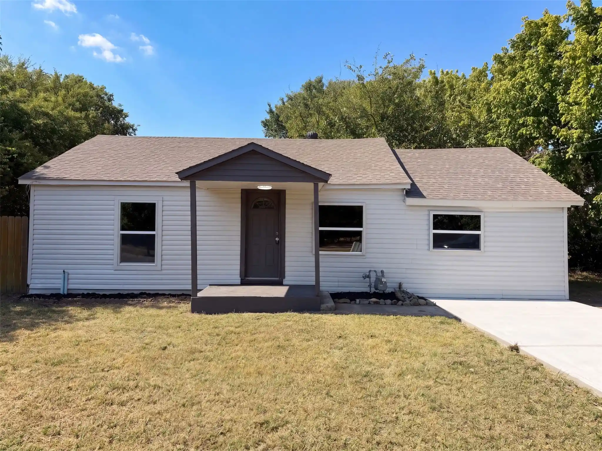 Single family home for sale at 1418 Moss St, Gainesville, TX 76240 | MLS# 21375489