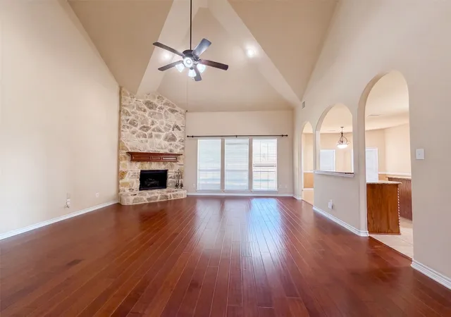 Photo 3 of Single family home for sale at 409 Lone Oak Ct, Kennedale, TX 76060 | MLS# 21374204 | Listing updated on 2026-10-09