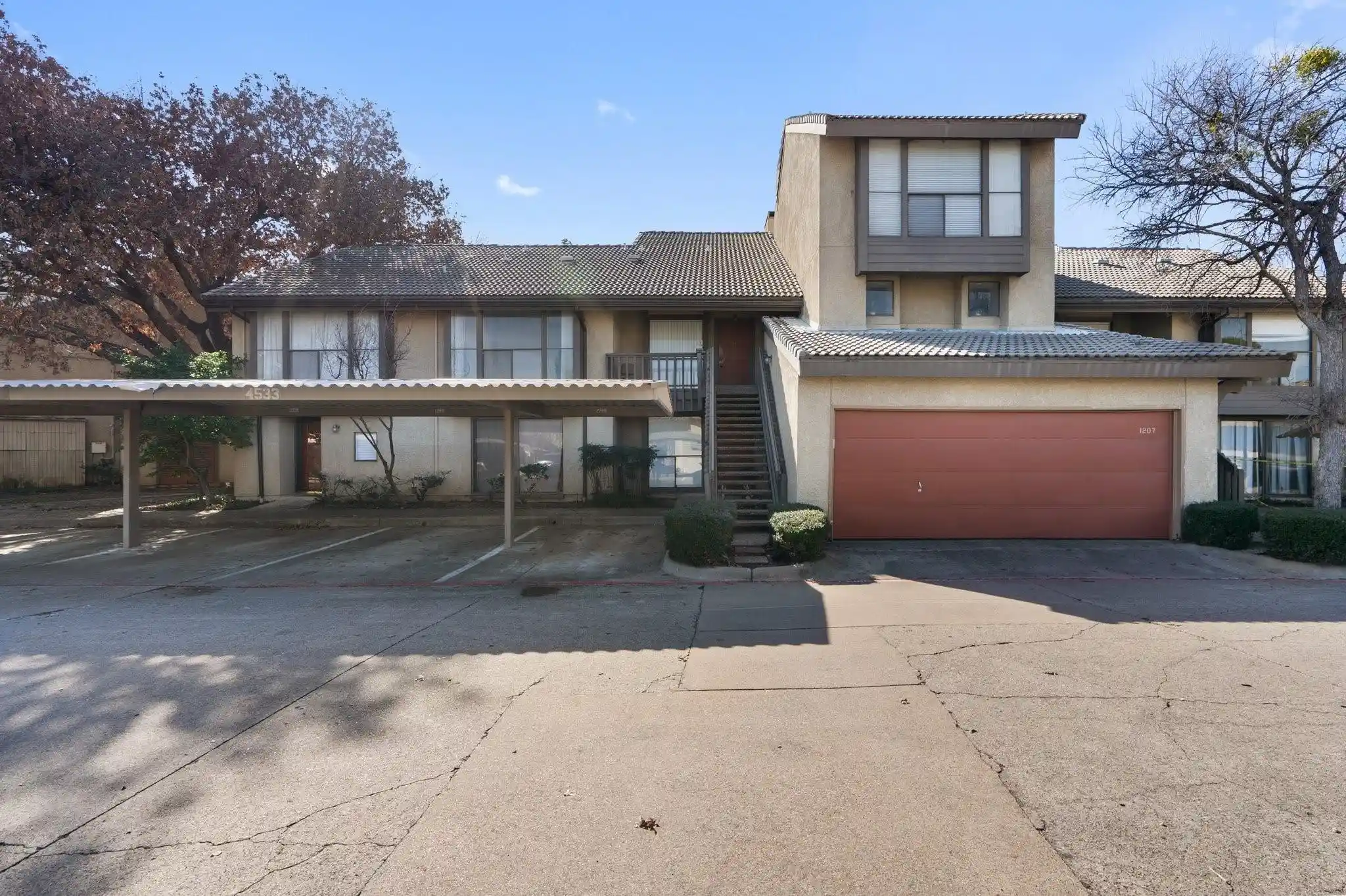 Listing Photo 1 - Condo for sale in 4533 N Over Connor Rd located at 4533 N Over Connor Rd, Irving, TX 75062 - Unit #2208