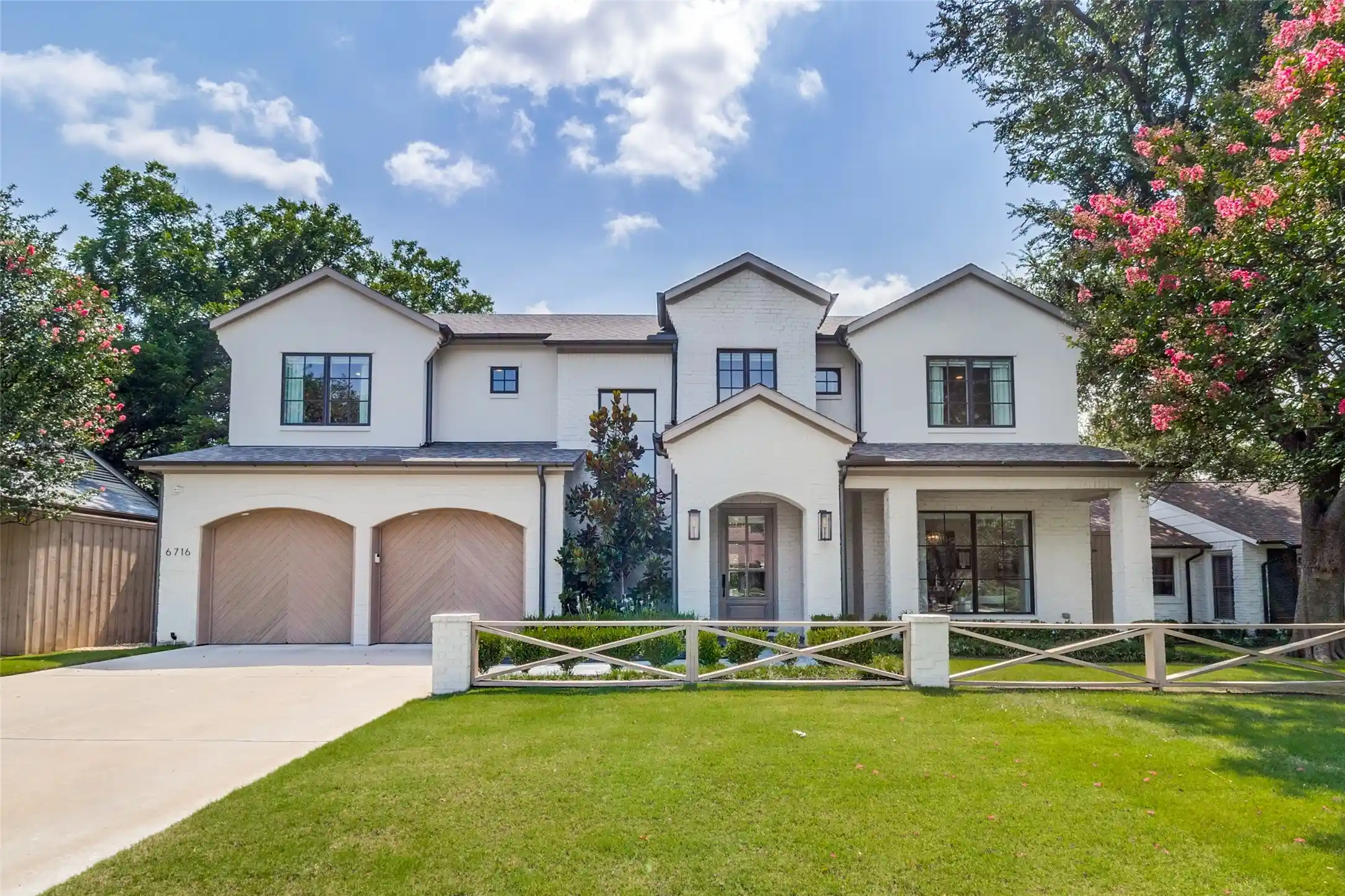 Photo 1 of Sale Pending at 6716 Oriole Dr, Dallas, TX 75209 | MLS# 21376641 | Listing updated on 2026-10-23