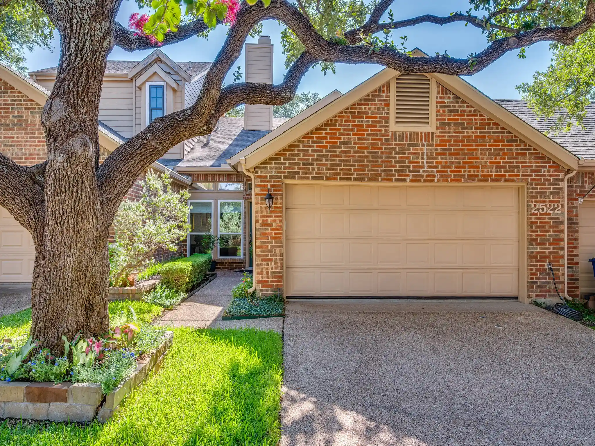 Townhouse for sale at 2522 Mallard Cvs, Carrollton, TX 75006 | MLS# 21372058