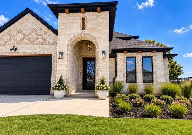 Photo 2 of Single family home for sale at 1101 Aviara Ct, Granbury, TX 76048 | MLS# 21380129 | Listing updated on 2026-09-23