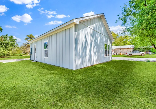 Photo 25 of Single family home for sale at 220 Calvert St, Sulphur Springs, TX 75482 | MLS# 21377690 | Listing updated on 2026-10-07