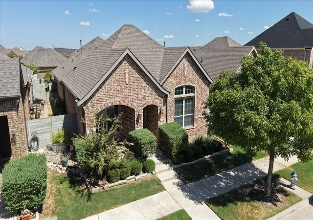 Photo 2 of Sale Pending at 916 Boardwalk Way, Argyle, TX 76226 | MLS# 21381114 | Listing updated on 2026-10-03